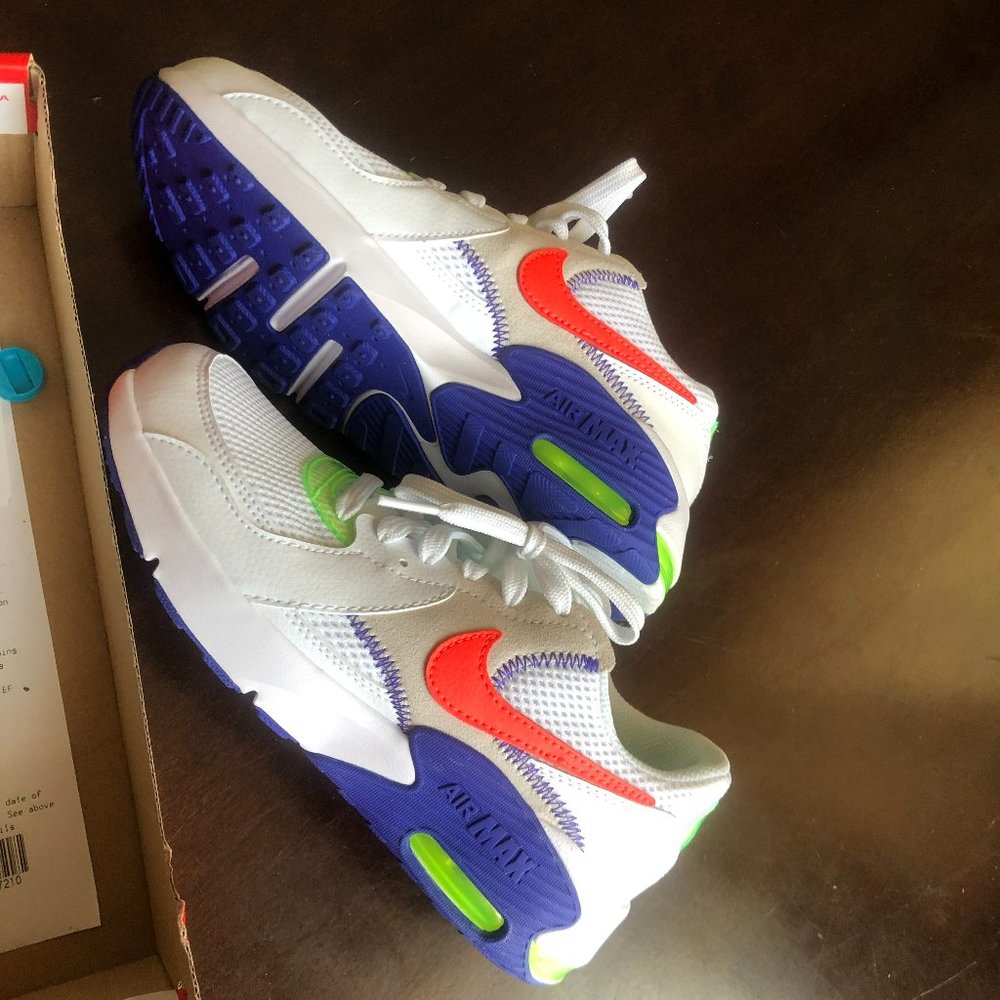 NEW Nike Air Max Multicolor US size 4, fits like a womans 6